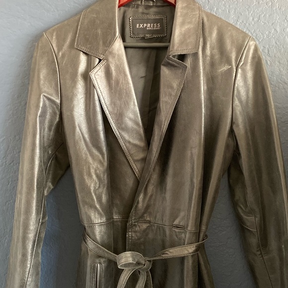 •Vintage Express Leather Coat• - Picture 2 of 3